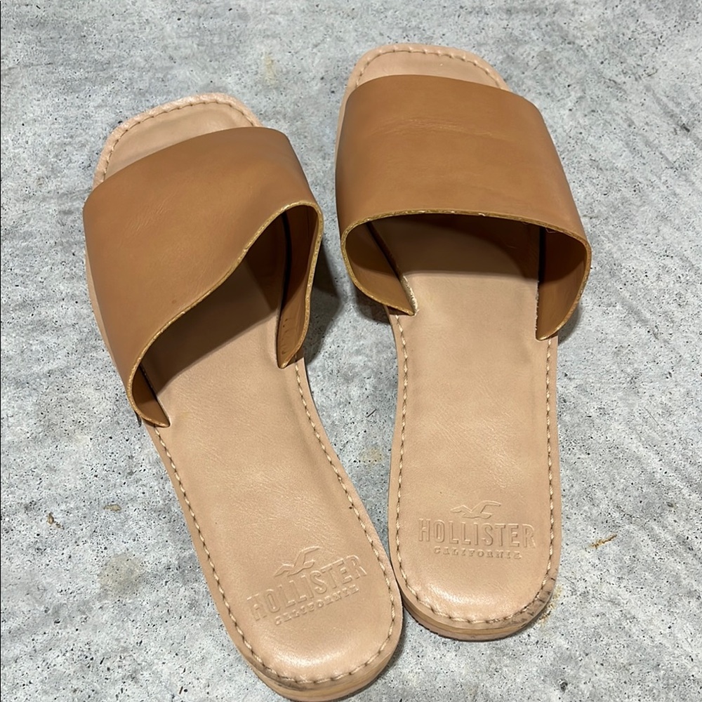 Hollister Women's Tan Slide Sandals